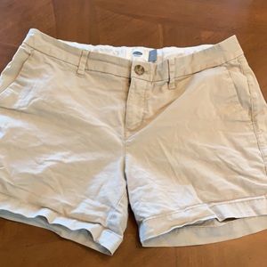 Old navy shorts! Women’s size 4
